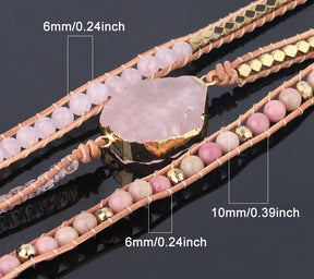 Detalhes da Pulseira Cristal de Quartzo Rosa, com medidas das pedras em milímetros, realçando a beleza e sofisticação Pelicano Azul.